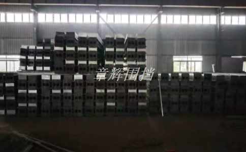 簡易圍擋的重量對道路和橋梁建筑結構會產(chǎn)生影響嗎？