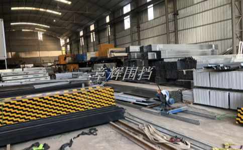 如何通過簡易圍擋來解決農(nóng)村污水處理廠的隔離問題？（農(nóng)村污水處理中簡易圍擋的應(yīng)用建議）