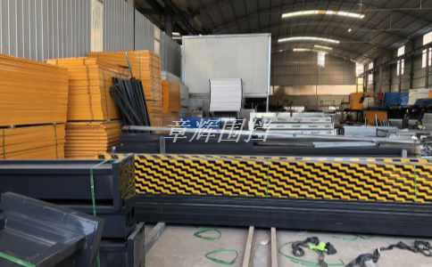 如何合理設(shè)置和管理不同類型的簡(jiǎn)易圍擋，如臨時(shí)性、**性等？